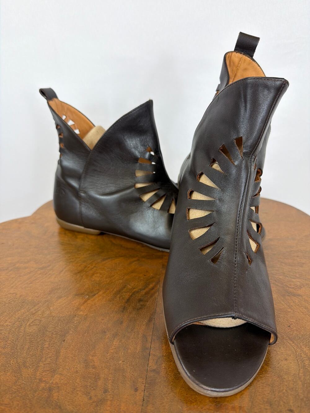 John Fluevog Brown Peep Toe Cutout Leather Sandals Size 11